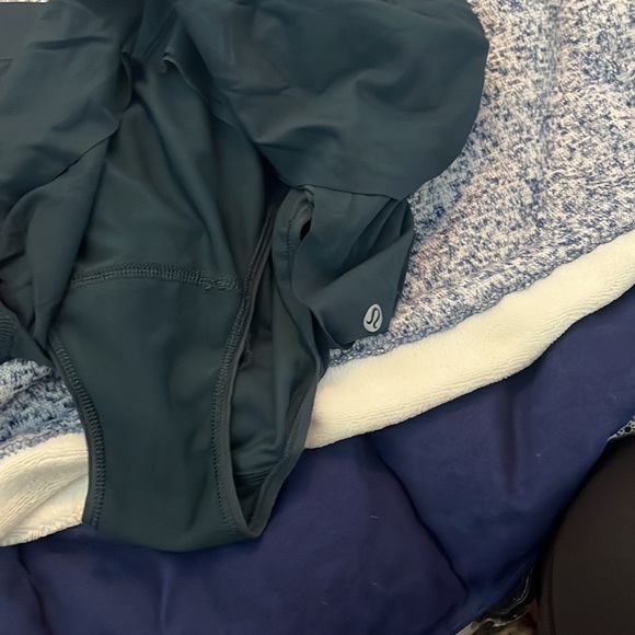 Lululemon Lightweight Running Shorts Teal | Size: W6 - Picture 6 of 6